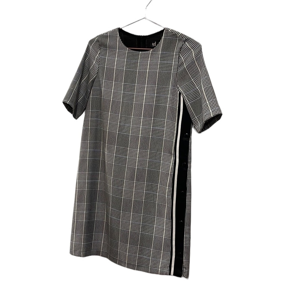 NWOT Plaid Zara Side Button Dress. Size small